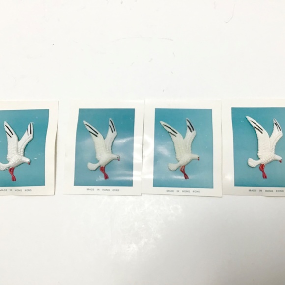 Vintage Seagull Plastic Brooch Pin Made in Hong Kong - Picture 4 of 8